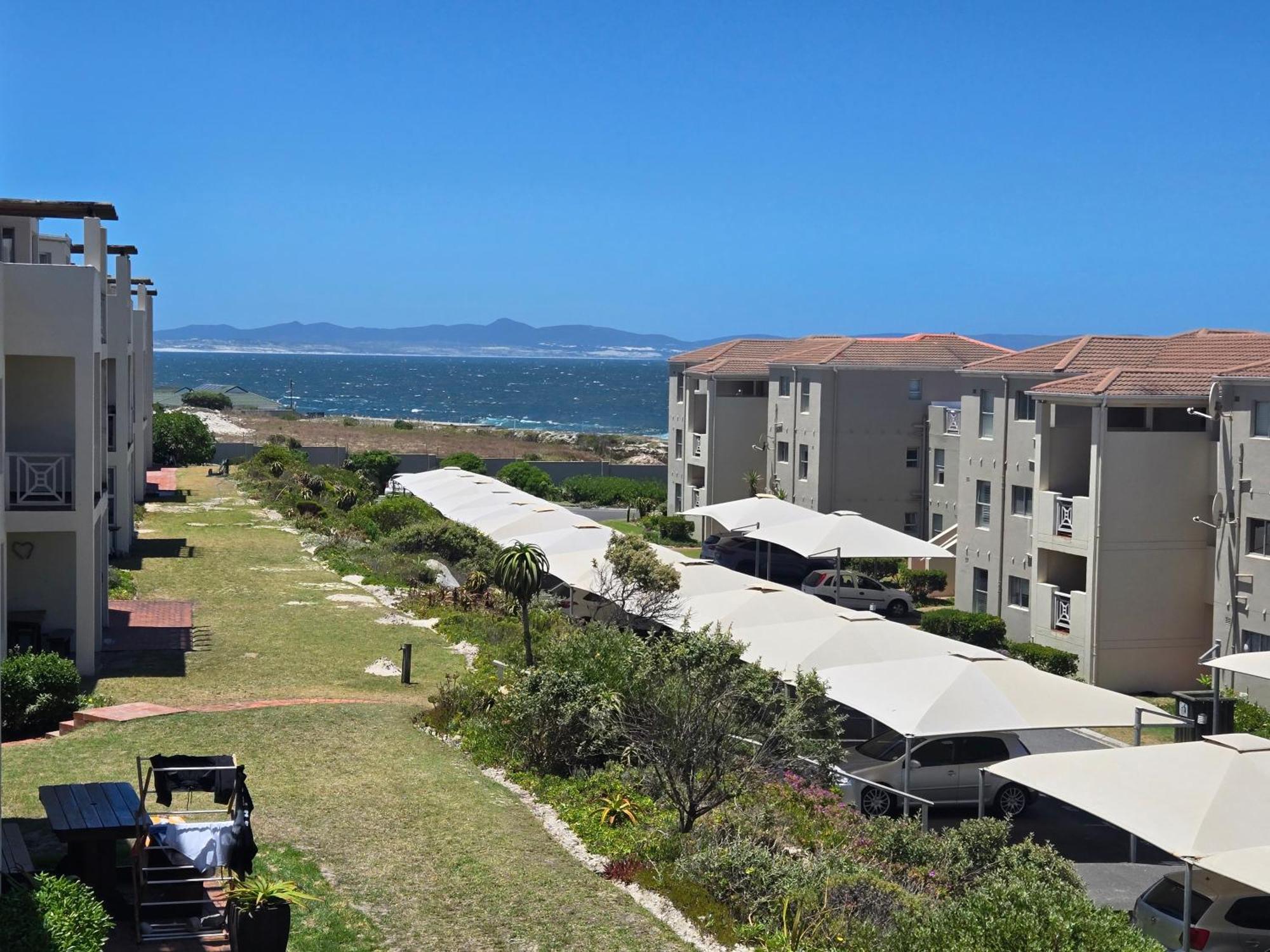 Hermanus Beach Club Room photo