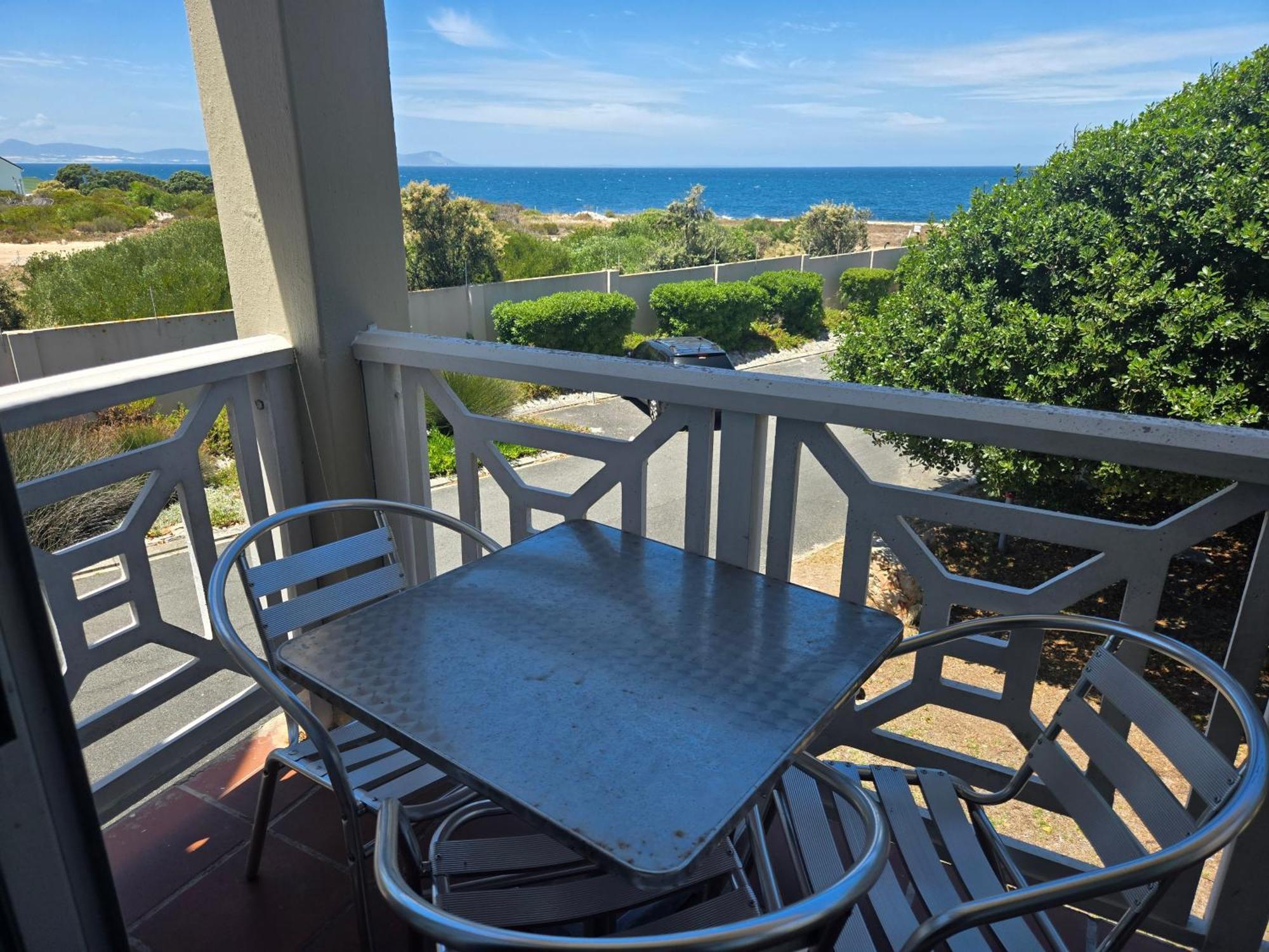 Hermanus Beach Club Apartment Room photo